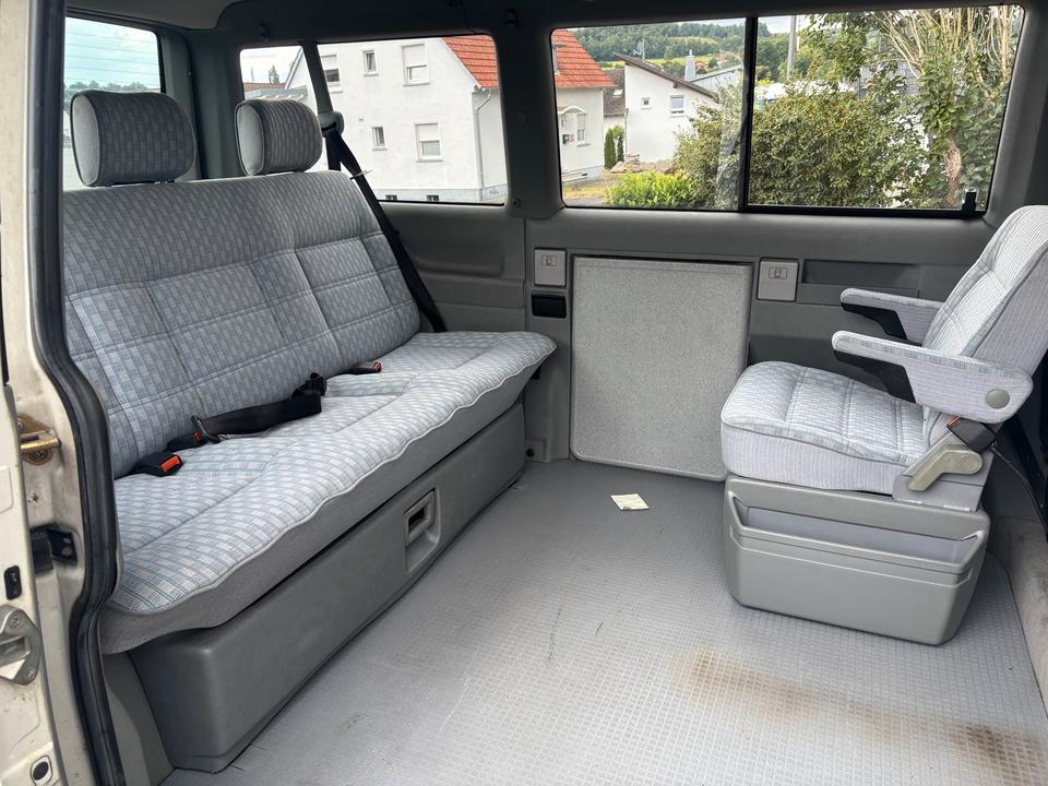 VW T4 Multivan пробіг: 314156 рік: September 1991 Diesel потужність:76 PS коробка: Automatik ціна: 2500 - Фото 8