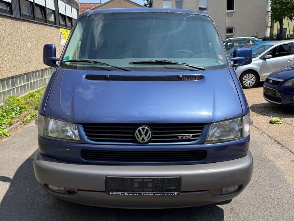 Volkswagen T4 Multivan Allstar 2.5 TDI  пробіг: 561200 рік: April 1998 Diesel потужність:102 PS коробка: Manuell ціна: 2999 - Фото 1