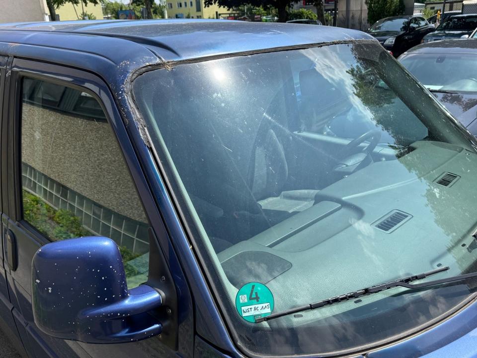 Volkswagen T4 Multivan Allstar 2.5 TDI  пробіг: 561200 рік: April 1998 Diesel потужність:102 PS коробка: Manuell ціна: 2999 - Фото 12