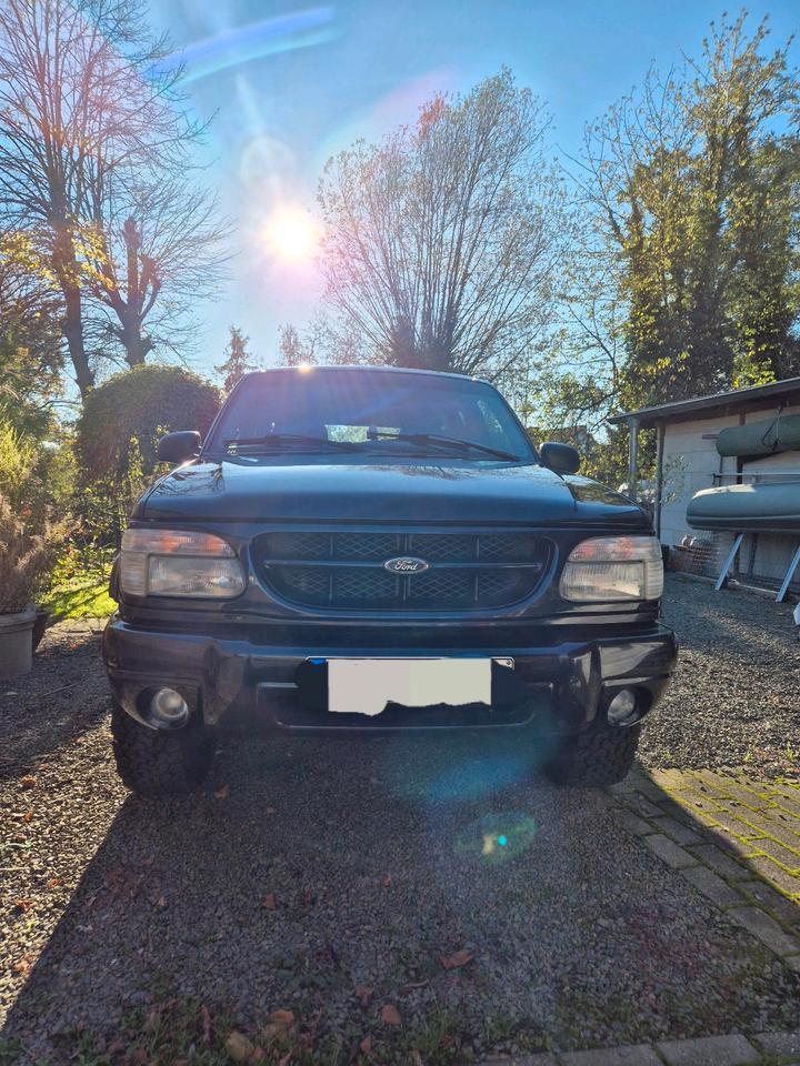 Ford Explorer 4,0 V6 4x4 limited пробіг: 250000 рік: April 2000 Benzin коробка: Automatik ціна: 3500 - Фото 1