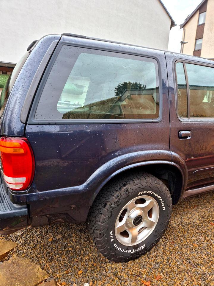 Ford Explorer 4,0 V6 4x4 limited пробіг: 250000 рік: April 2000 Benzin коробка: Automatik ціна: 3500 - Фото 5