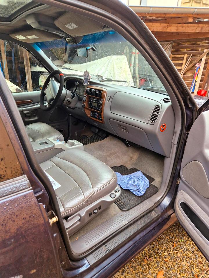 Ford Explorer 4,0 V6 4x4 limited пробіг: 250000 рік: April 2000 Benzin коробка: Automatik ціна: 3500 - Фото 8