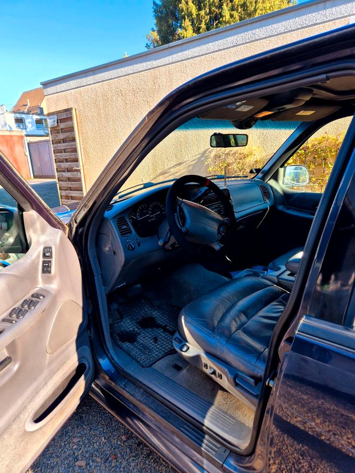 Ford Explorer 4,0 V6 4x4 limited пробіг: 250000 рік: April 2000 Benzin коробка: Automatik ціна: 3500 - Фото 9