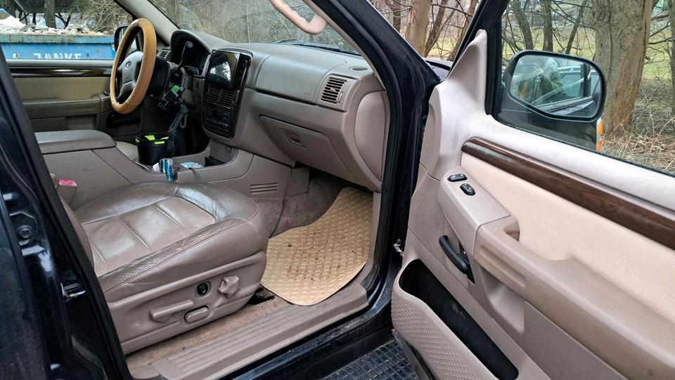 Ford Explorer V8 4,6l 4x4 Eddie Bauer LPG пробіг: 300000 рік: Januar 2025 Benzin потужність:242 PS коробка: Automatik ціна: 3500 - Фото 3