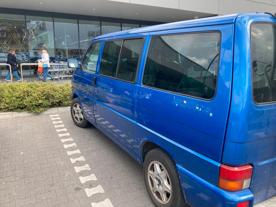 VW T4 Multivan  пробіг: 409000 рік: Januar 2003 Diesel потужність:102 PS коробка: Manuell ціна: 3500 - Фото 6