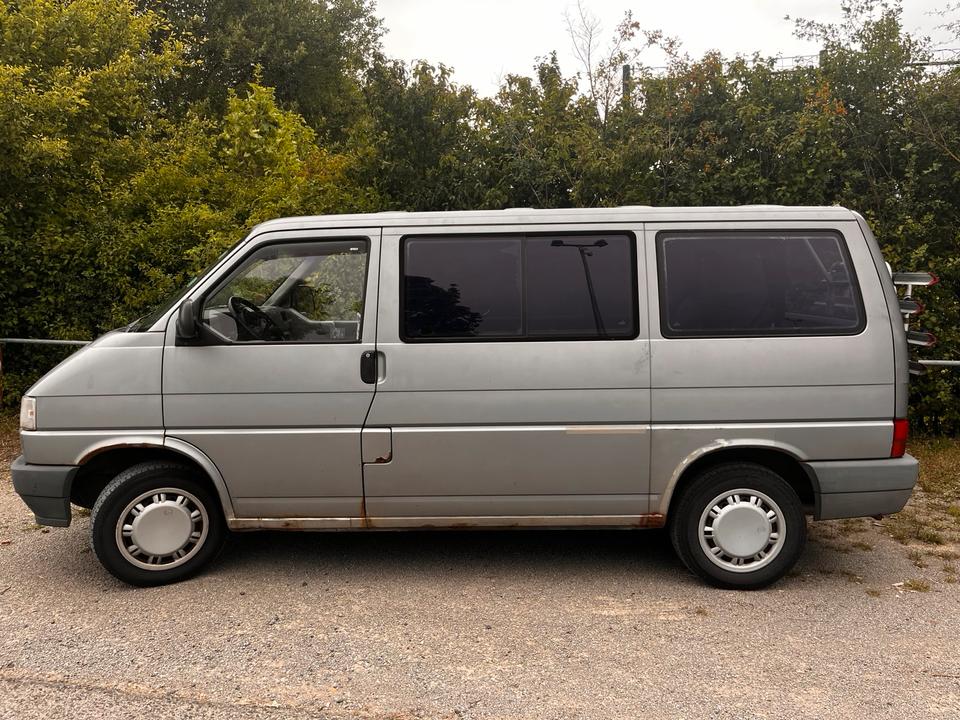 VW T4 Multivan 2.4l пробіг: 312000 рік: Mai 1995 Diesel потужність:77 PS коробка: Manuell ціна: 3100 - Фото 1