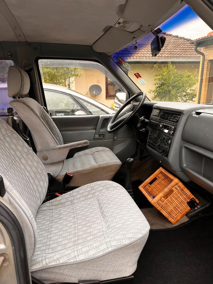 VW T4 Multivan 2.4l пробіг: 312000 рік: Mai 1995 Diesel потужність:77 PS коробка: Manuell ціна: 3100 - Фото 10