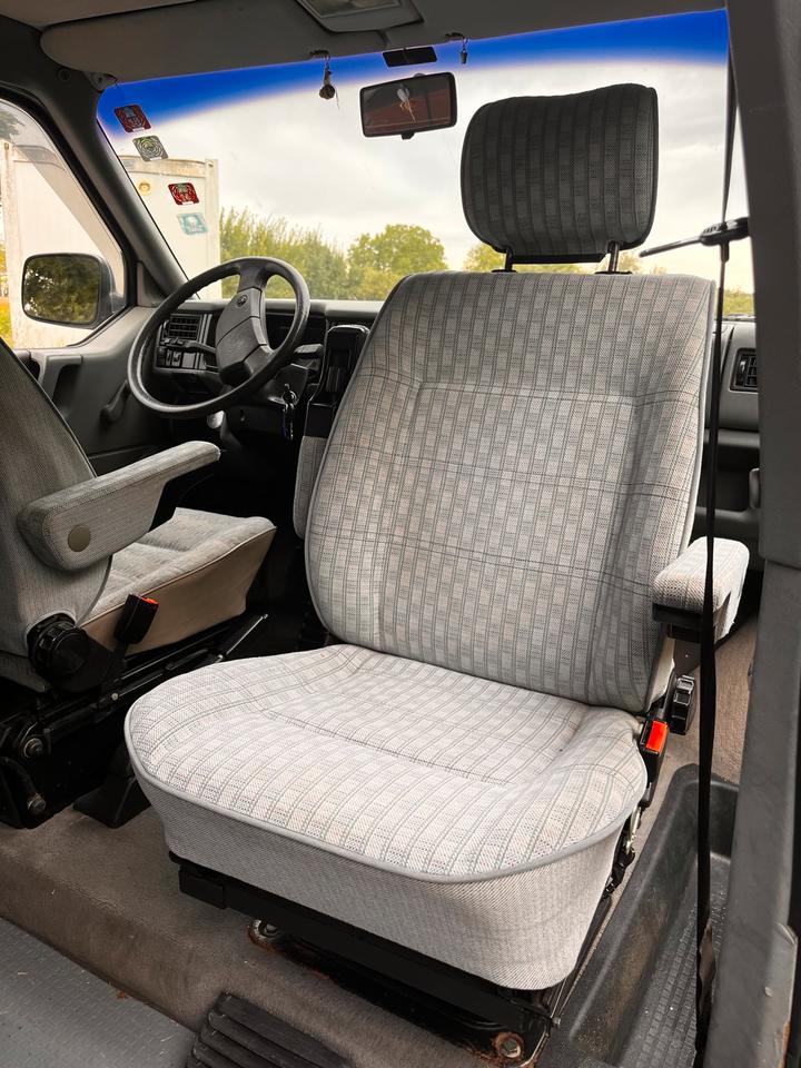 VW T4 Multivan 2.4l пробіг: 312000 рік: Mai 1995 Diesel потужність:77 PS коробка: Manuell ціна: 3100 - Фото 3