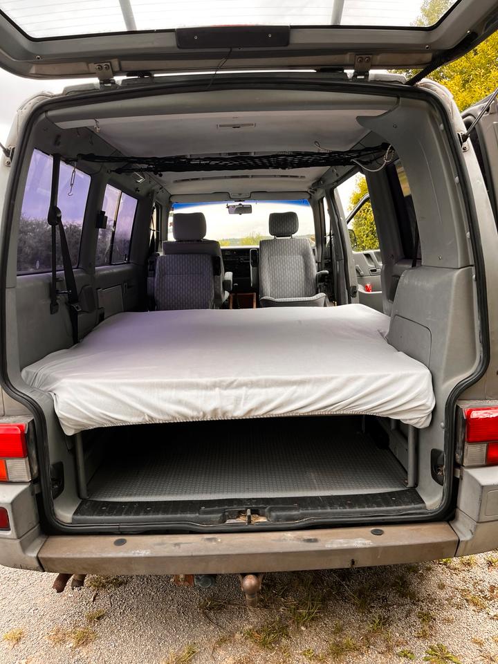 VW T4 Multivan 2.4l пробіг: 312000 рік: Mai 1995 Diesel потужність:77 PS коробка: Manuell ціна: 3100 - Фото 5