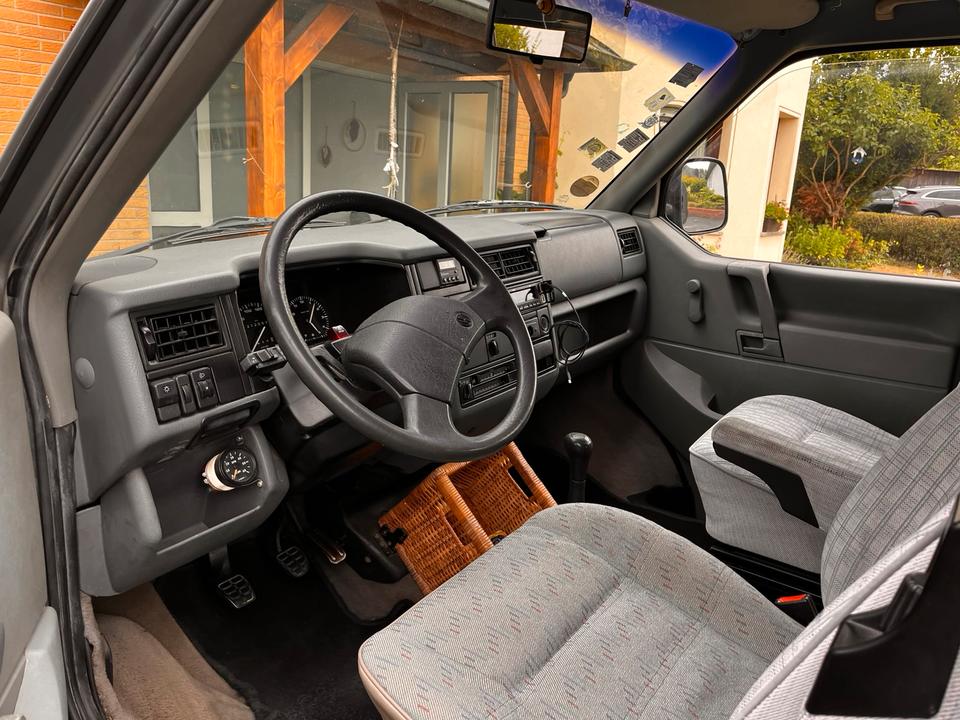 VW T4 Multivan 2.4l пробіг: 312000 рік: Mai 1995 Diesel потужність:77 PS коробка: Manuell ціна: 3100 - Фото 8