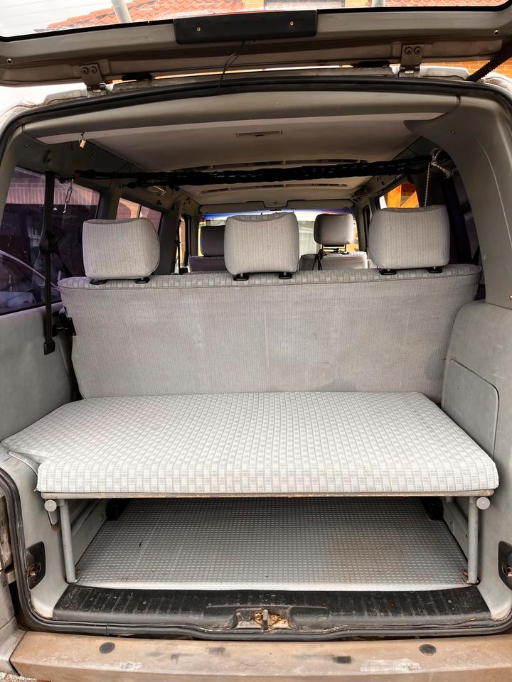 VW T4 Multivan 2.4l пробіг: 312000 рік: Mai 1995 Diesel потужність:77 PS коробка: Manuell ціна: 3100 - Фото 9