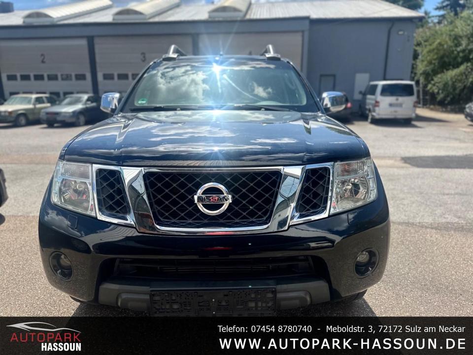 Nissan Navara Pickup Double Cab LE V6 4x4 LB пробіг: 154000 рік: Februar 2013 Diesel потужність:231 PS коробка: Automatik ціна: 4999 - Фото 1