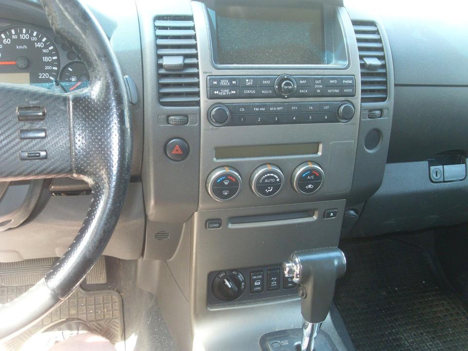 Nissan Navara Pickup Double Cab LE 4X4 пробіг: 297678 рік: Juli 2007 Diesel потужність:171 PS коробка: Automatik ціна: 4350 - Фото 8