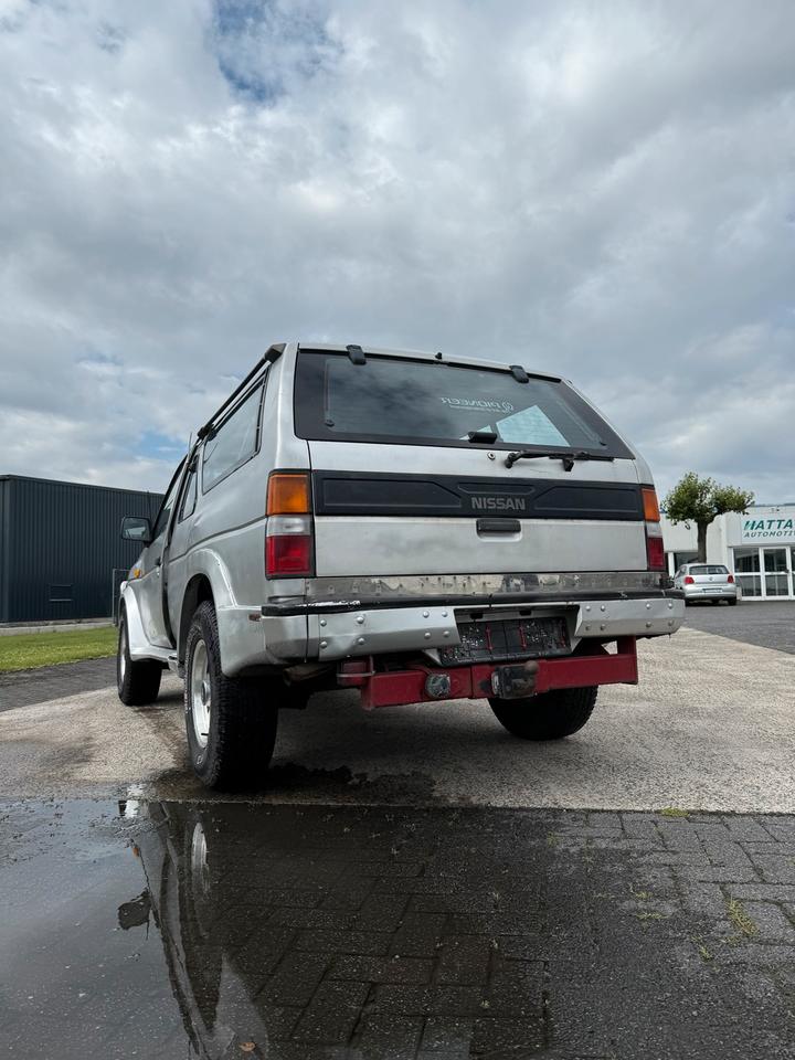 Nissan Terrano 4X4 V8 пробіг: 170656 рік: März 1988 Benzin потужність:105 PS коробка: Manuell ціна: 3000 - Фото 3