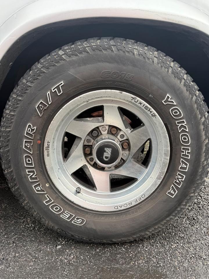 Nissan Terrano 4X4 V8 пробіг: 170656 рік: März 1988 Benzin потужність:105 PS коробка: Manuell ціна: 3000 - Фото 9