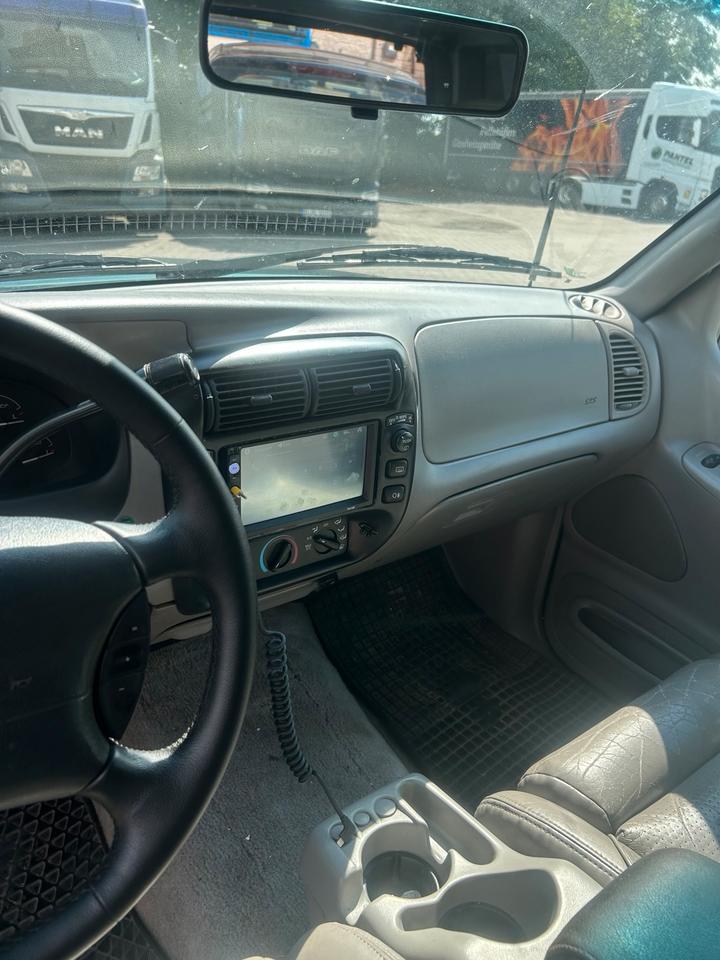 Ford Explorer 4x4 LPG TÜV 2026 пробіг: 270000 рік: Dezember 1996 Benzin потужність:160 PS коробка: Automatik ціна: 4900 - Фото 1