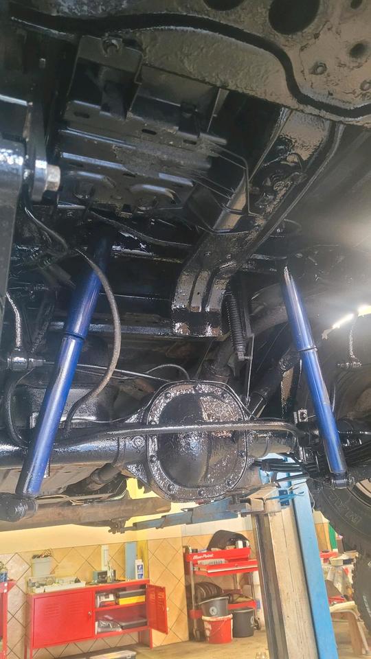 Ford Explorer 4.0 V6 Aut.  U2 4x4 пробіг: 216000 рік: Juli 2000 Benzin потужність:204 PS коробка: Automatik ціна: 3500 - Фото 7