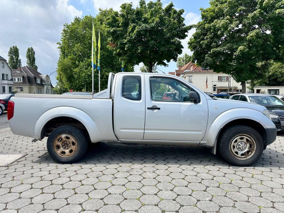 Nissan Navara Pickup 2,5 dCI King Cab XE 4X4*AHK* пробіг: 238000 рік: November 2006 Diesel потужність:171 PS коробка: Manuell ціна: 4550 - Фото 0
