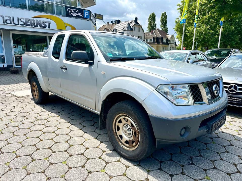 Nissan Navara Pickup 2,5 dCI King Cab XE 4X4*AHK* пробіг: 238000 рік: November 2006 Diesel потужність:171 PS коробка: Manuell ціна: 4550 - Фото 1