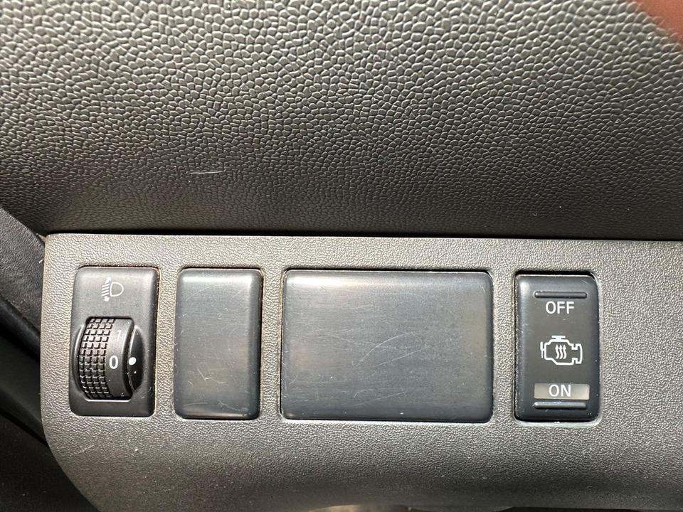 Nissan Navara Pickup 2,5 dCI King Cab XE 4X4*AHK* пробіг: 238000 рік: November 2006 Diesel потужність:171 PS коробка: Manuell ціна: 4550 - Фото 11