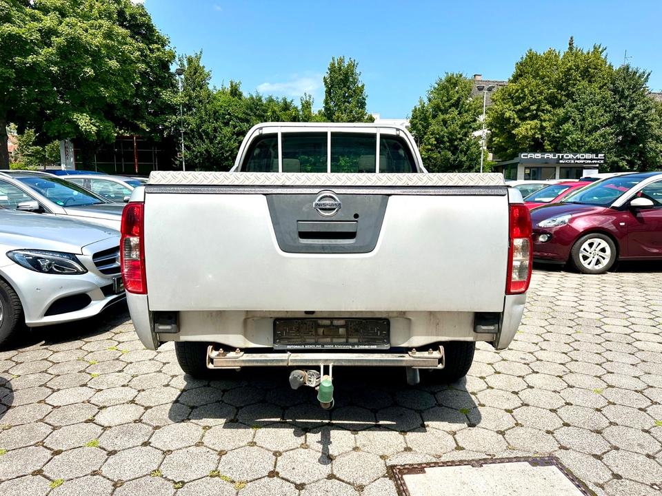 Nissan Navara Pickup 2,5 dCI King Cab XE 4X4*AHK* пробіг: 238000 рік: November 2006 Diesel потужність:171 PS коробка: Manuell ціна: 4550 - Фото 3