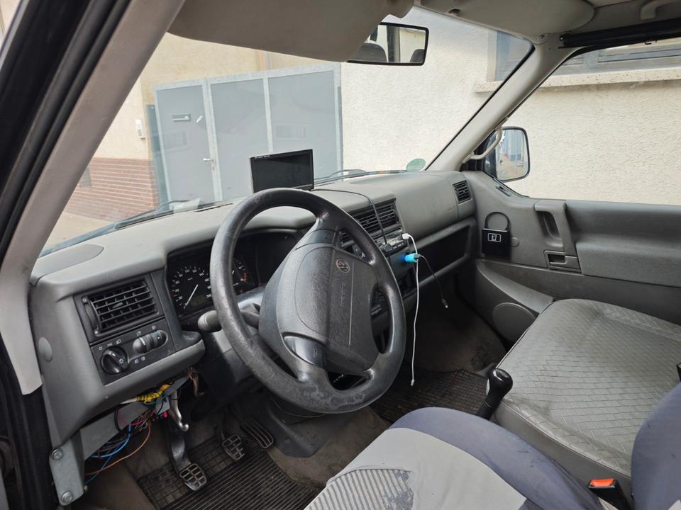 Volkswagen T4 Multivan пробіг: 308000 рік: Juli 1997 Diesel потужність:102 PS ціна: 2800 - Фото 3