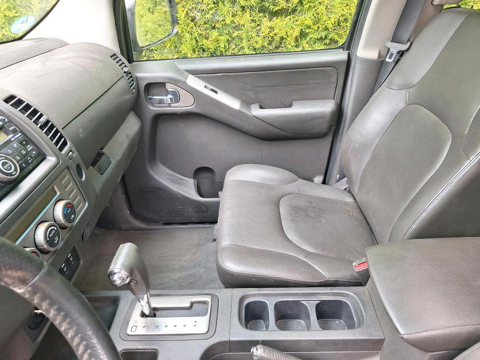 Nissan Navara 2.5 TDI 4x4,Automatik Pick Up,  пробіг: 196000 рік: Juni 2009 Diesel потужність:174 PS ціна: 5990 Euro4 Silber - Фото 12