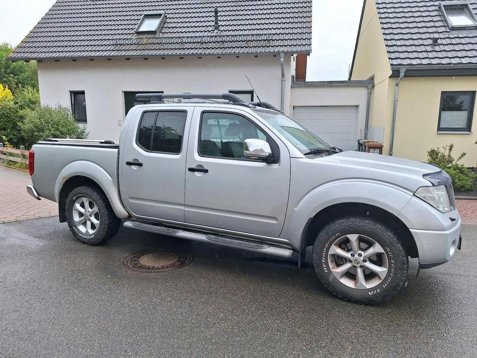 Nissan Navara 2.5 TDI 4x4,Automatik Pick Up,  пробіг: 196000 рік: Juni 2009 Diesel потужність:174 PS ціна: 5990 Euro4 Silber - Фото 3