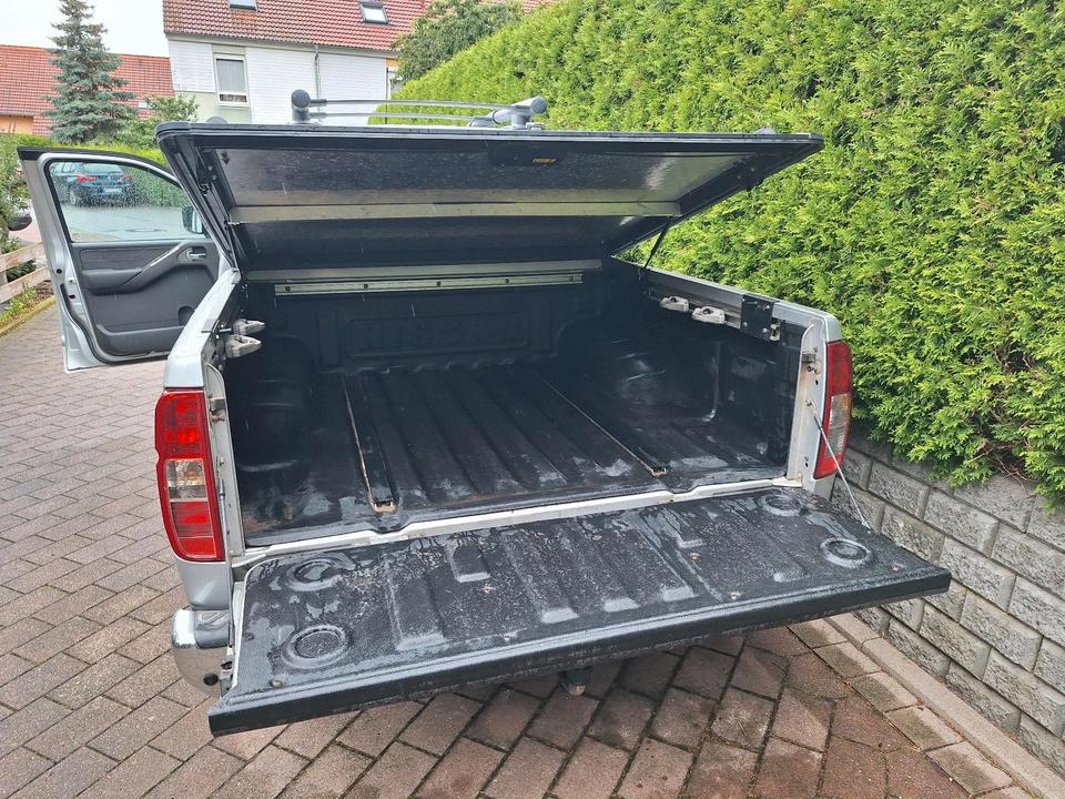 Nissan Navara 2.5 TDI 4x4,Automatik Pick Up,  пробіг: 196000 рік: Juni 2009 Diesel потужність:174 PS ціна: 5990 Euro4 Silber - Фото 8
