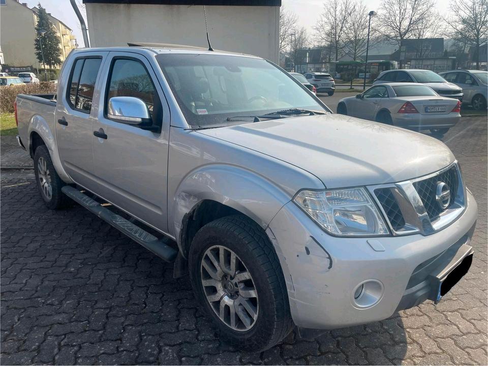 Nissan Navara LE 3.0 V6 dCi Autm. 4X4 Double Cab пробіг: 189000 рік: Mai 2014 Diesel потужність:231 PS коробка: Automatik Silber - Фото 2