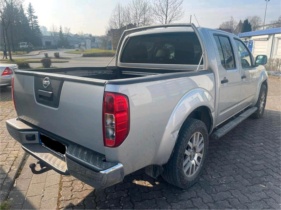 Nissan Navara LE 3.0 V6 dCi Autm. 4X4 Double Cab пробіг: 189000 рік: Mai 2014 Diesel потужність:231 PS коробка: Automatik Silber - Фото 4
