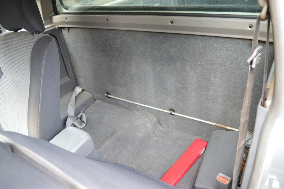  Дпомога з купівлі та пригону надійного авто Nissan PickUp Pickup King Cab  пробіг: 183000 рік: März 2003 Diesel потужність:133 PS коробка: Manuell ціна: 5990 - Фото 10