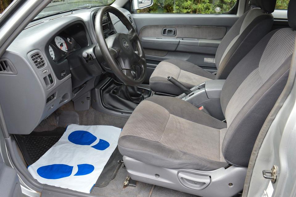 Дпомога з купівлі та пригону надійного авто Nissan PickUp Pickup King Cab  пробіг: 183000 рік: März 2003 Diesel потужність:133 PS коробка: Manuell ціна: 5990 - Фото 9