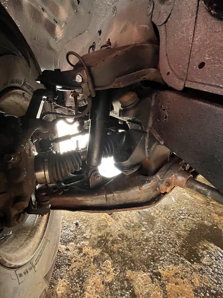 Ford Ranger 2,5 Tdci 4x4 Extrakabine 2007 пробіг: 282000 рік: November 2008 Diesel потужність:143 PS коробка: Manuell ціна: 2500 - Фото 13