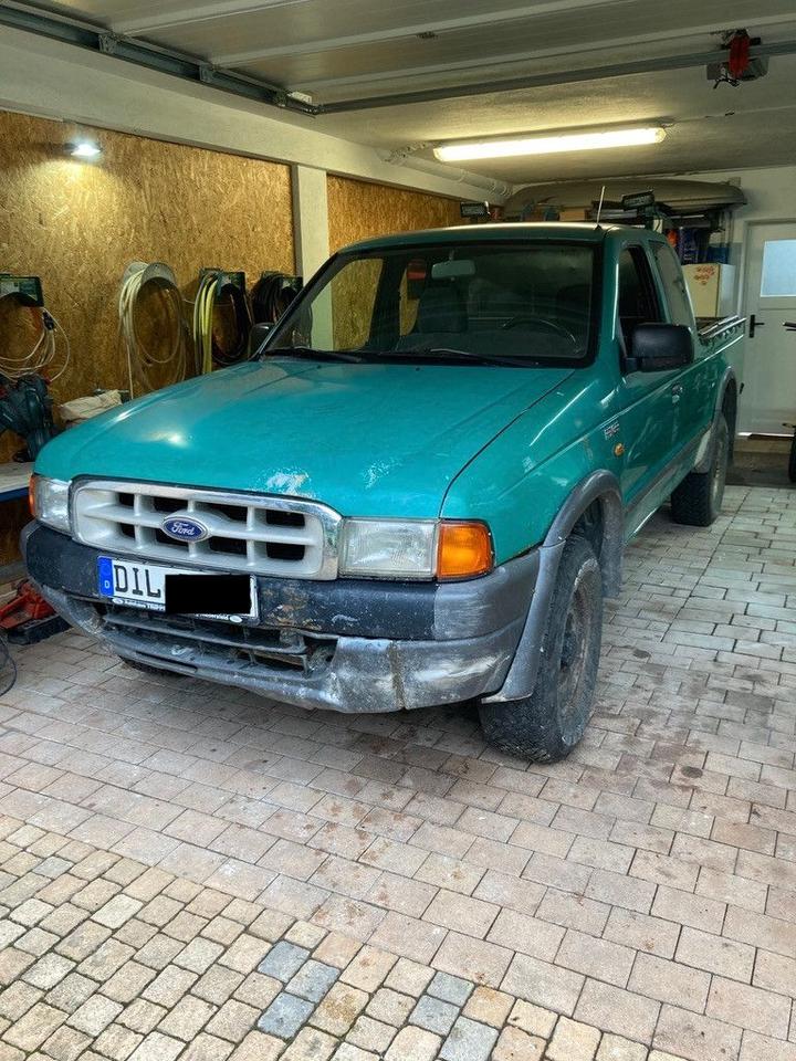 Ford Ranger Extra Cab Pick-up 4x4 Geländewagen пробіг: 264933 рік: März 2001 Diesel потужність:109 PS коробка: Manuell ціна: 3250 - Фото 0