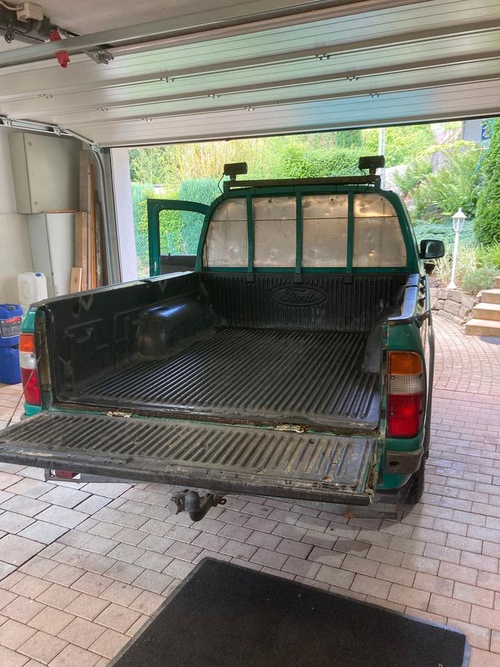 Ford Ranger Extra Cab Pick-up 4x4 Geländewagen пробіг: 264933 рік: März 2001 Diesel потужність:109 PS коробка: Manuell ціна: 3250 - Фото 9