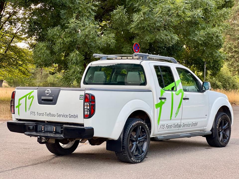 Nissan Navara 3.0l MotorRuckelt Fahrbereit пробіг: 370000 рік: April 2012 Diesel потужність:231 PS коробка: Automatik ціна: 5500 - Фото 1