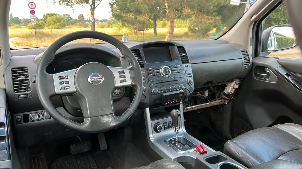 Nissan Navara 3.0l MotorRuckelt Fahrbereit пробіг: 370000 рік: April 2012 Diesel потужність:231 PS коробка: Automatik ціна: 5500 - Фото 7