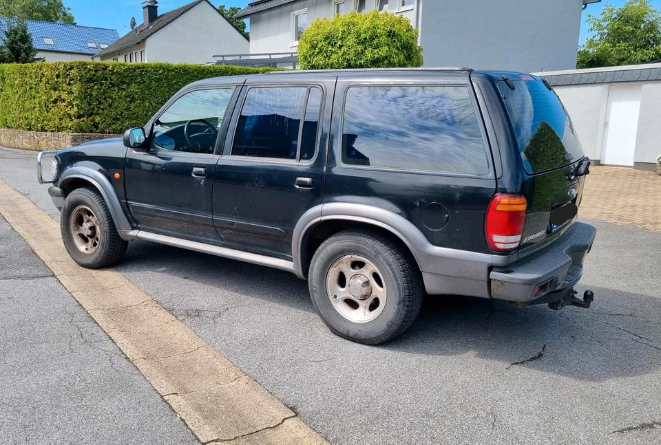 Ford Explorer 4.0 V6  4x4  1999 пробіг: 242032 рік: Oktober 1999 Benzin коробка: Automatik Juni 2025 ціна: 1300 - Фото 4