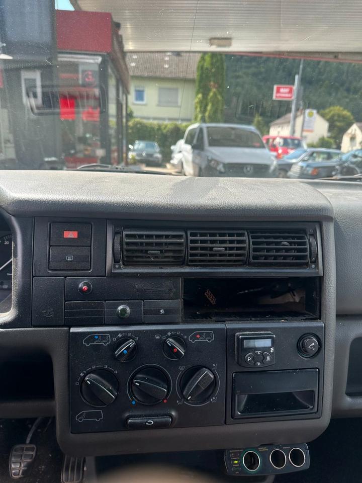 Volkswagen T4 Multivan 2.5TDI Allstar пробіг: 474000 рік: März 1997 Diesel ціна: 2800 - Фото 4