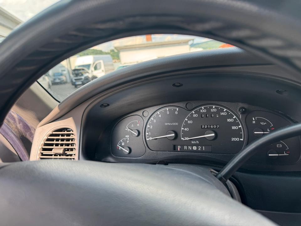 Ford Explorer U2 Limited USA SUV 4x4 - TÜV 2027 - 2.6T AHK пробіг: 221000 рік: Mai 2000 Benzin потужність:204 PS коробка: Automatik ціна: 4500 - Фото 10