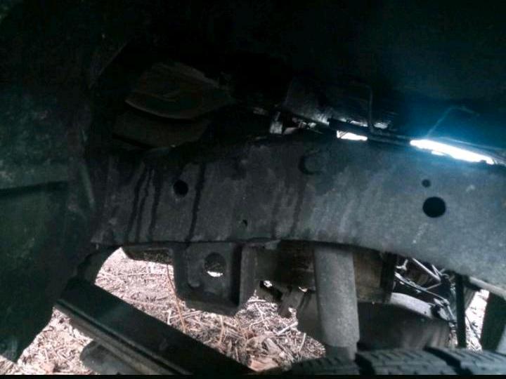 Nissan Navara D22 пробіг: 165900 рік: November 2004 Diesel коробка: Manuell ціна: 3700 - Фото 7