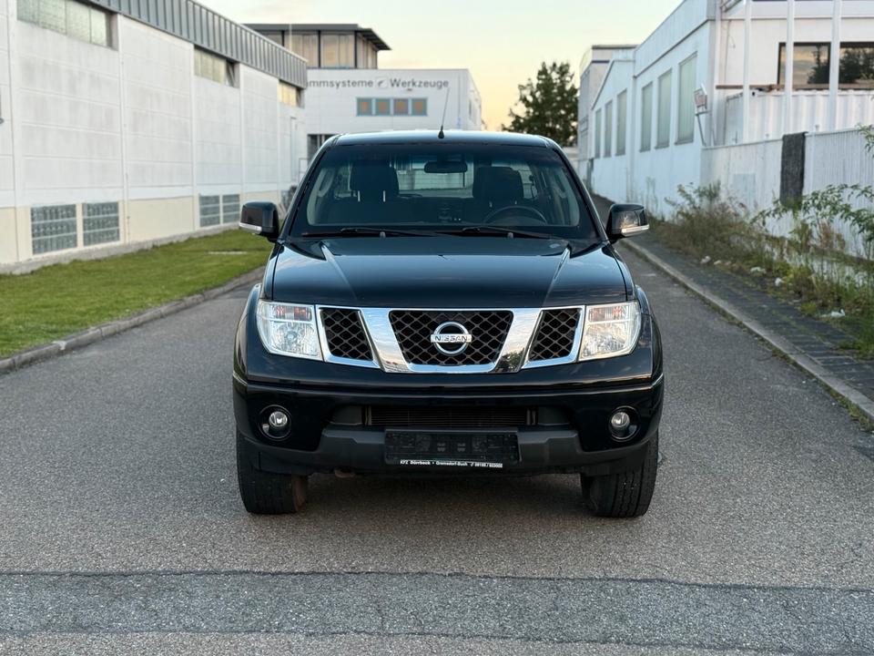 Nissan  Navara 2.5 DCI 4x4 pick-up пробіг: 220000 рік: Dezember 2007 Diesel потужність:171 PS коробка: Manuell ціна: 5600 - Фото 1