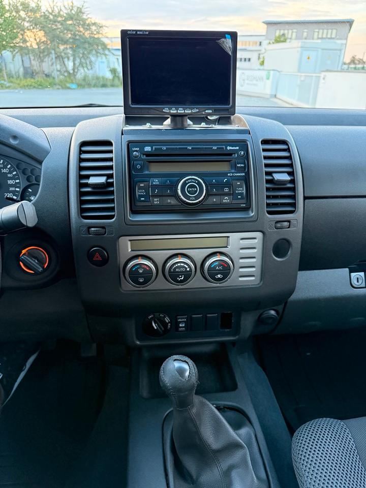 Nissan  Navara 2.5 DCI 4x4 pick-up пробіг: 220000 рік: Dezember 2007 Diesel потужність:171 PS коробка: Manuell ціна: 5600 - Фото 10