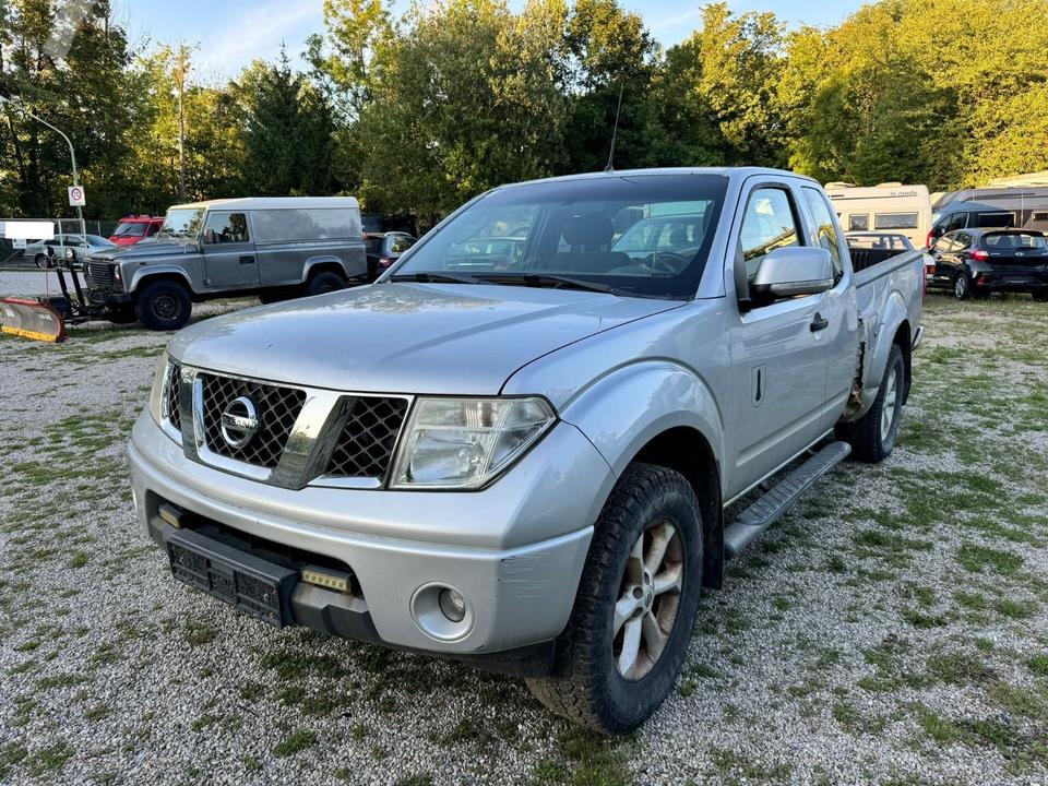 Nissan Navara 2.5 dCi 4x4 пробіг: 184000 рік: September 2007 Diesel потужність:171 PS коробка: Manuell ціна: 3900 - Фото 0