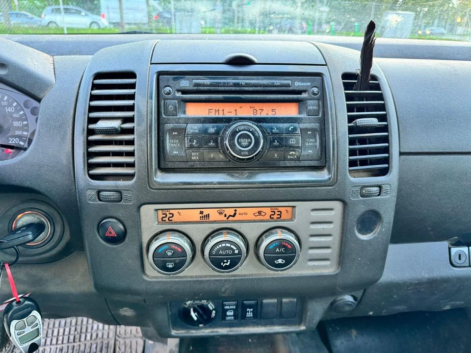 Nissan Navara 2.5 dCi 4x4 пробіг: 184000 рік: September 2007 Diesel потужність:171 PS коробка: Manuell ціна: 3900 - Фото 13