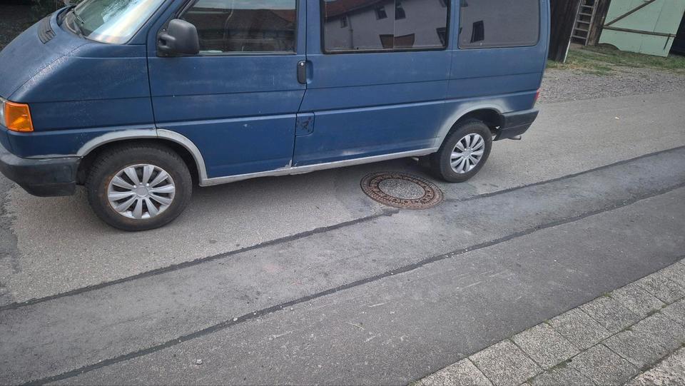 Vw T4 Bus 2.4 5 Zylinder Multivan пробіг: 451600 рік: Dezember 1995 Diesel потужність:78 PS коробка: Manuell ціна: 1600 - Фото 1