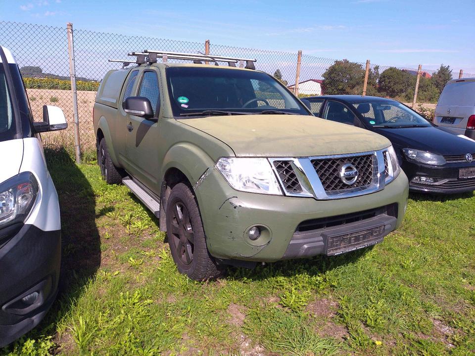 Nissan Navara Pickup King Cab XE 4X4 пробіг: 186000 рік: Februar 2011 Diesel потужність:190 PS коробка: Manuell ціна: 3590 - Фото 0