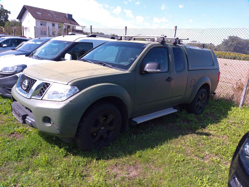 Nissan Navara Pickup King Cab XE 4X4 пробіг: 186000 рік: Februar 2011 Diesel потужність:190 PS коробка: Manuell ціна: 3590 - Фото 2