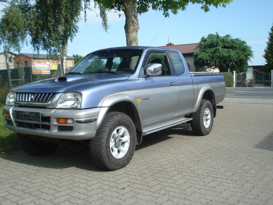 Mitsubishi L200 2.5l Diesel пробіг: 332150 рік: Juli 2001 Diesel потужність:100 PS коробка: Manuell ціна: 4899 Blau - Фото 0